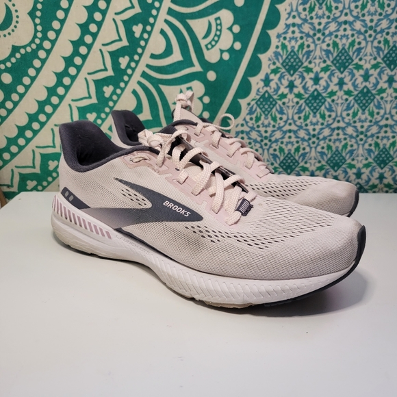 Brooks Shoes Brooks Launch 8 Gts Womens Size 1 B Pink Gray Road Running Shoes 123461b653